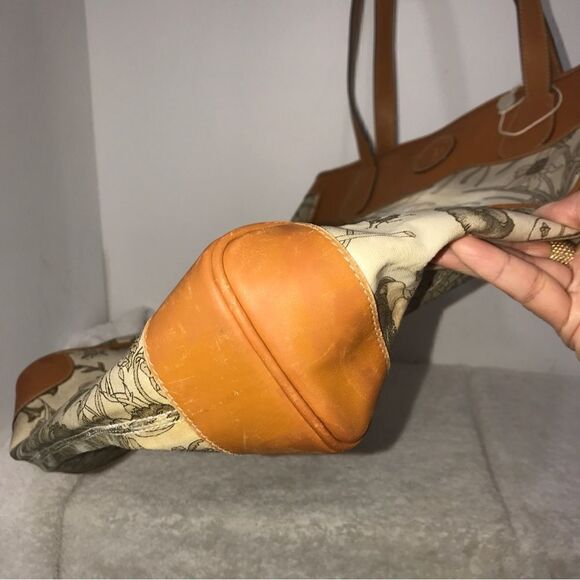 Gucci Floral Tan and Brown Tote Bag - Picture 15 of 16